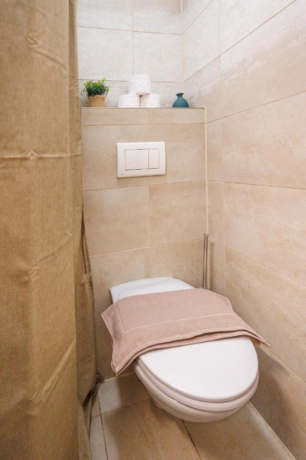 Cozy Market-Square Retreat Located In The Heart Of The 10Th District Vienna Exterior photo