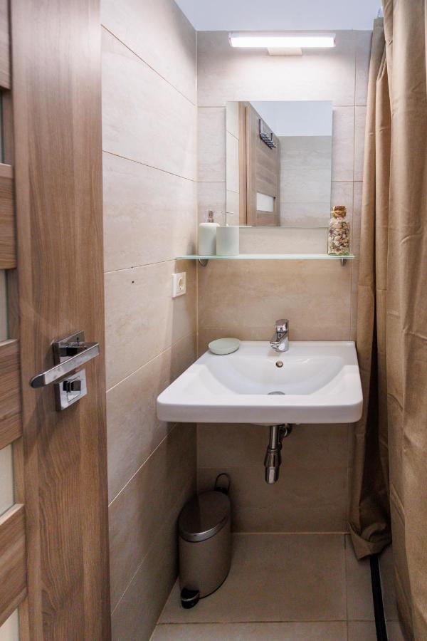 Cozy Market-Square Retreat Located In The Heart Of The 10Th District Vienna Exterior photo